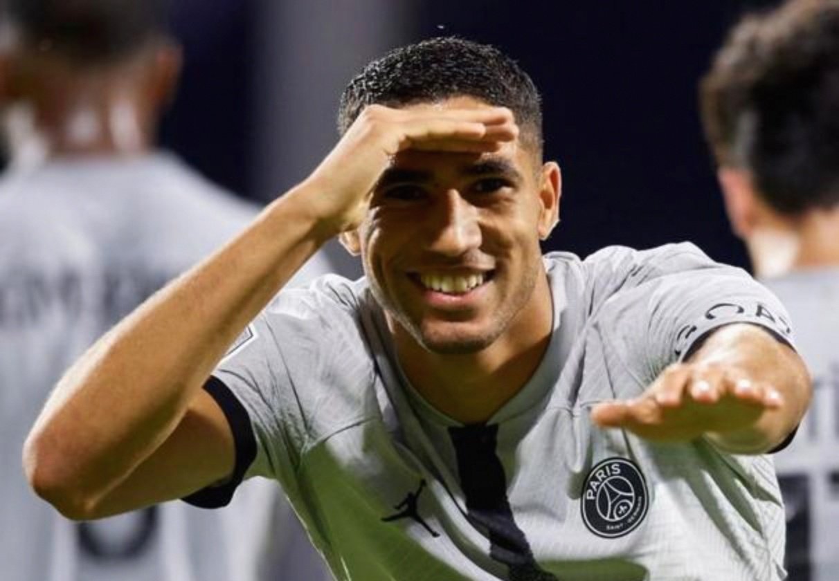 包含拜仁鏖战智利，阿什拉夫惊艳四座的词条