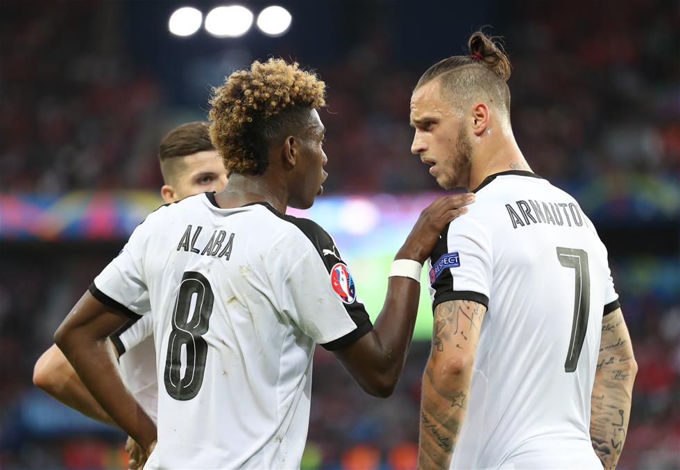 奥地利队险胜日本队，奥恰洛夫带队取胜