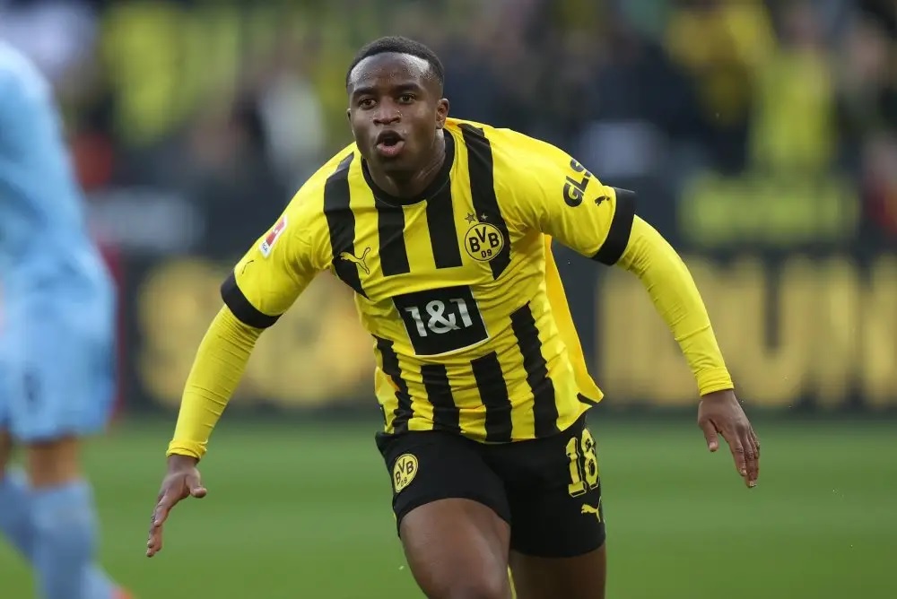 开云平台-多特蒙德完胜丹麦，奥亚尔萨瓦尔刷新纪录